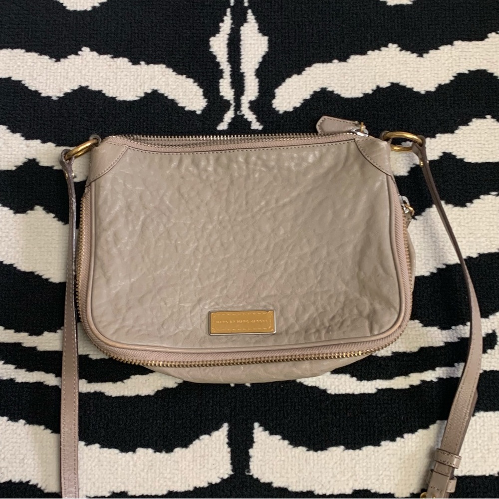 Marc Jacobs Washed Up Leather Zip Crossbody Bag - Picture 3 of 14